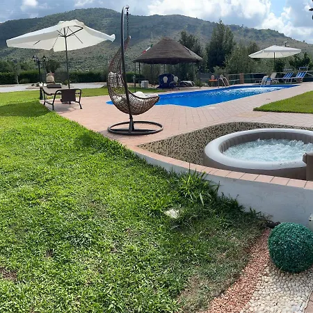 Centro Estivo Il Piccolo Paradiso Bed and Breakfast Sonnino